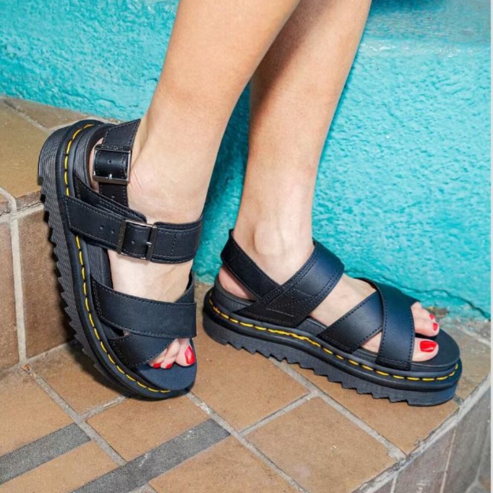 NWT Voss II Women's Leather Strap Sandals Size 7